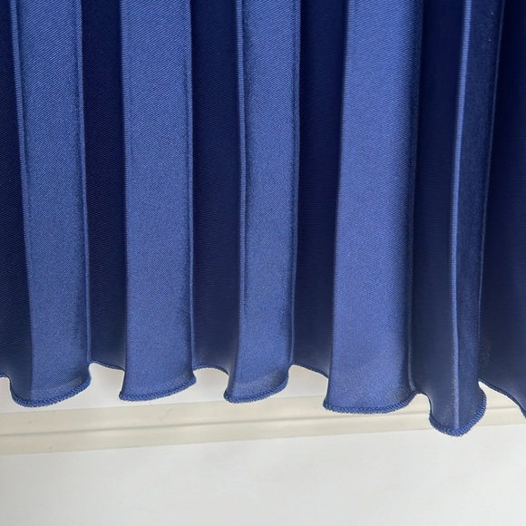 Blue Pleated Midi Skirt A-line Size 6P Shiny Fabric - Picture 6 of 9